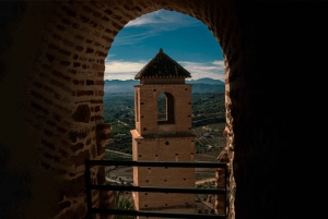 Malaga: Viinikierros | Valkoinen kylä, viinitarha ja viininmaistelu