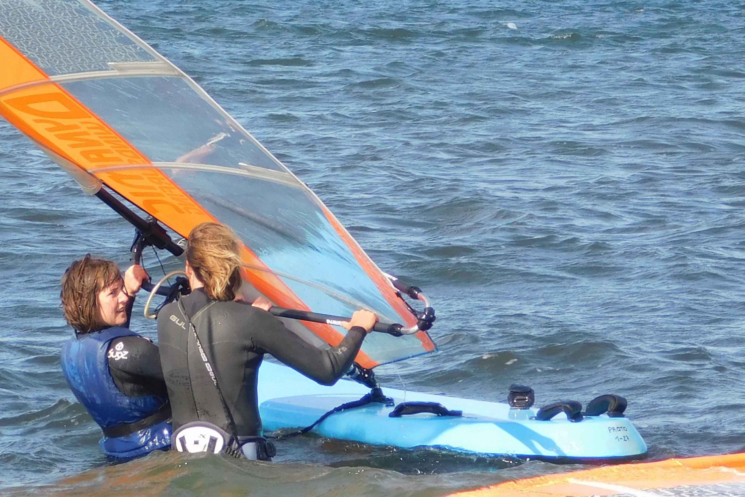 Marbella: Curso de Windsurf de 5 días con material