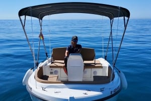Marbella: Alugue um barco sem precisar de licença