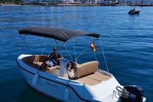 Marbella: Alugue um barco sem precisar de licença