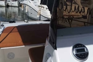 Marbella: Alugue um barco sem precisar de licença