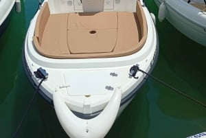 Marbella: Alugue um barco sem precisar de licença