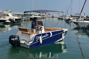 Marbella: Alugue um barco sem precisar de licença