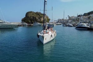 La Herradura: Sailing and Dolphin Watching Tour