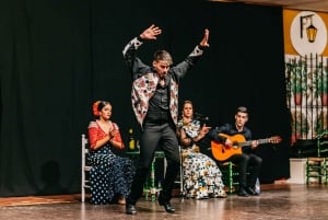 Torremolinos: Flamenco show with Dinner & unlimited drinks.