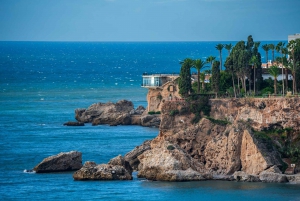 Tur til Nerjas huler, Nerja by og Frigiliana