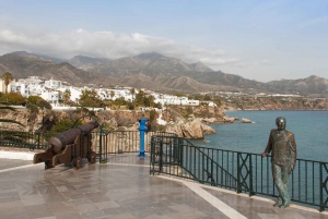 Tur til Nerjas huler, Nerja by og Frigiliana