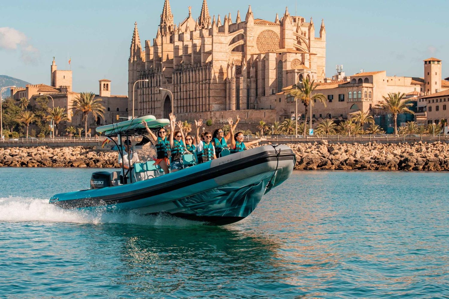 2-godzinny rejs łodzią motorową w obie strony w Puerto Club de Mar