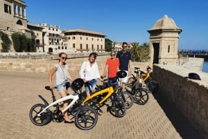 3 horas de passeio histórico de E-Bike em Palma de Mallorca
