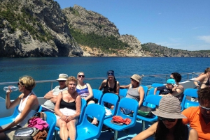 Alcudia: 2-Hour Glass Bottom Boat Trip to Coll Baix