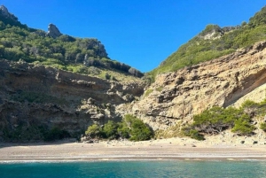 Alcudia: Passeio de barco com comida, bebidas e mergulho com snorkel