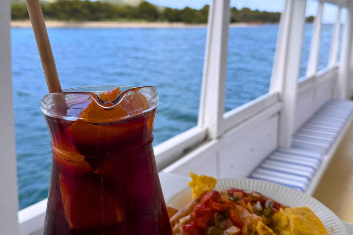 Alcudia Mallorca: Boat Trip with Food, Snorkeling, and SUP