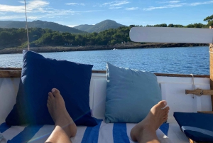 アルクディア、プライベートツアー:風光明媚な2.5時間のボートツアー