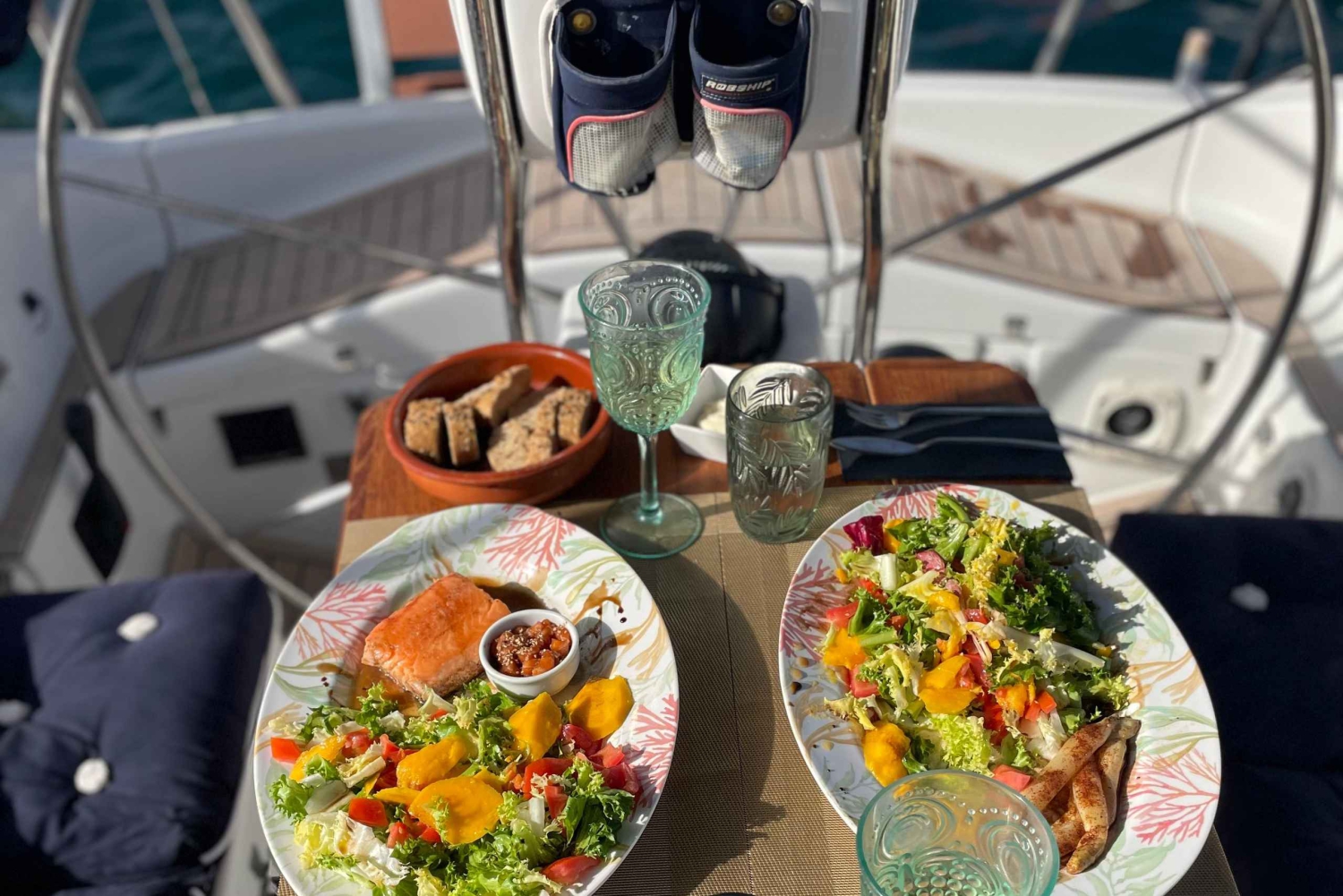 Alcudia: Romantyczny rejs pod żaglami z kolacją dla 2 osób