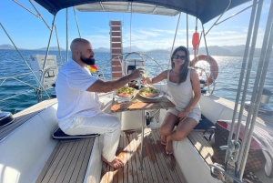 Alcudia: Romantyczny rejs pod żaglami z kolacją dla 2 osób