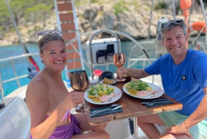 Alcudia: Romantyczny rejs pod żaglami z kolacją dla 2 osób