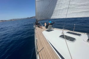 Alcudia: escursione in barca a vela con vino e tapas