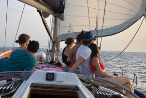 Alcudia: Sailing Yacht Excursion with Wine & Tapas