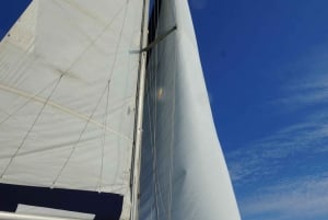 Alcudia: Sailing Yacht Excursion with Wine & Tapas