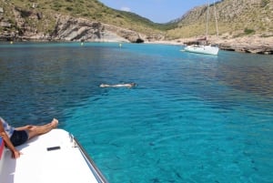 Alcudia : Croisière côtière en petit groupe et snorkeling