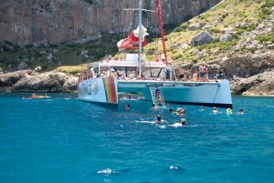Alcudia: Sunset Catamaran Tour with Dinner and Snorkeling