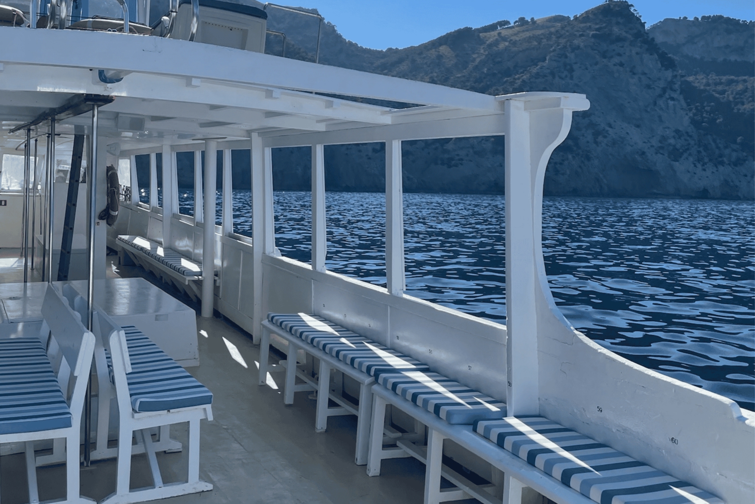 Alcudia: Sunset Cruise with Wine and Cheese Tasting