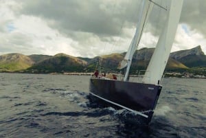Alcudia: escursione in barca a vela di un'intera giornata con formula all-inclusive