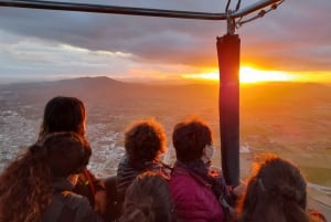 素晴らしい日の出または日没のバルーンライド（プライベートオプションあり）