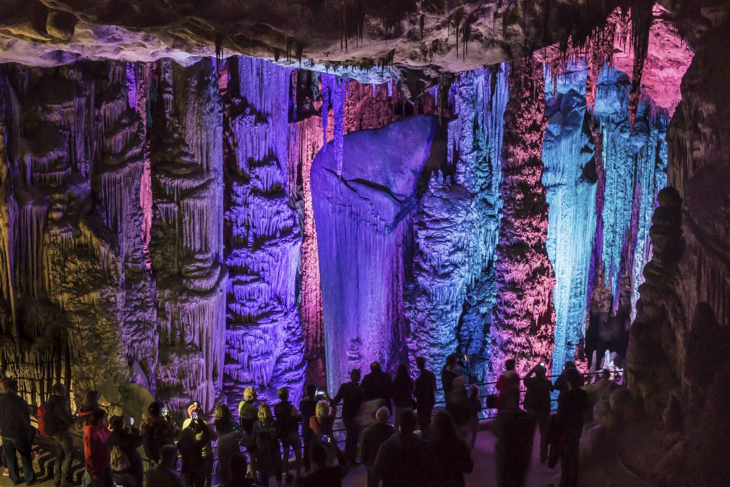 Экскурсия по пещерам и рынку Арта