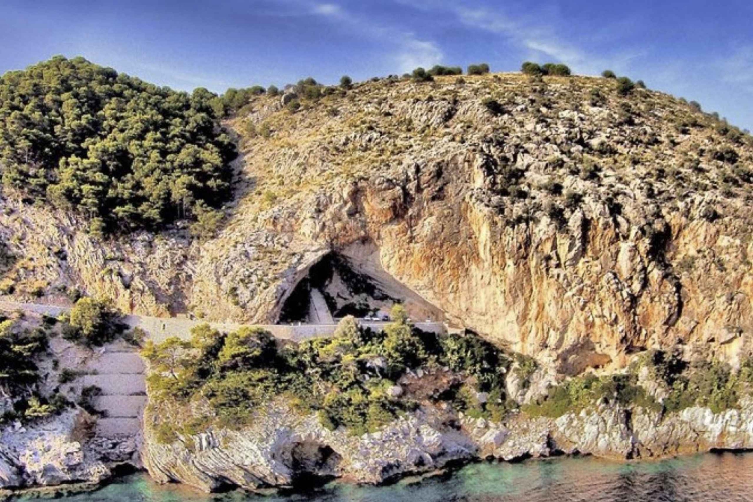 Экскурсия по пещерам и рынку Арта