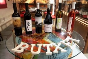 Visita guiada aos vinhedos e à vinícola Bodega Butxet com degustação