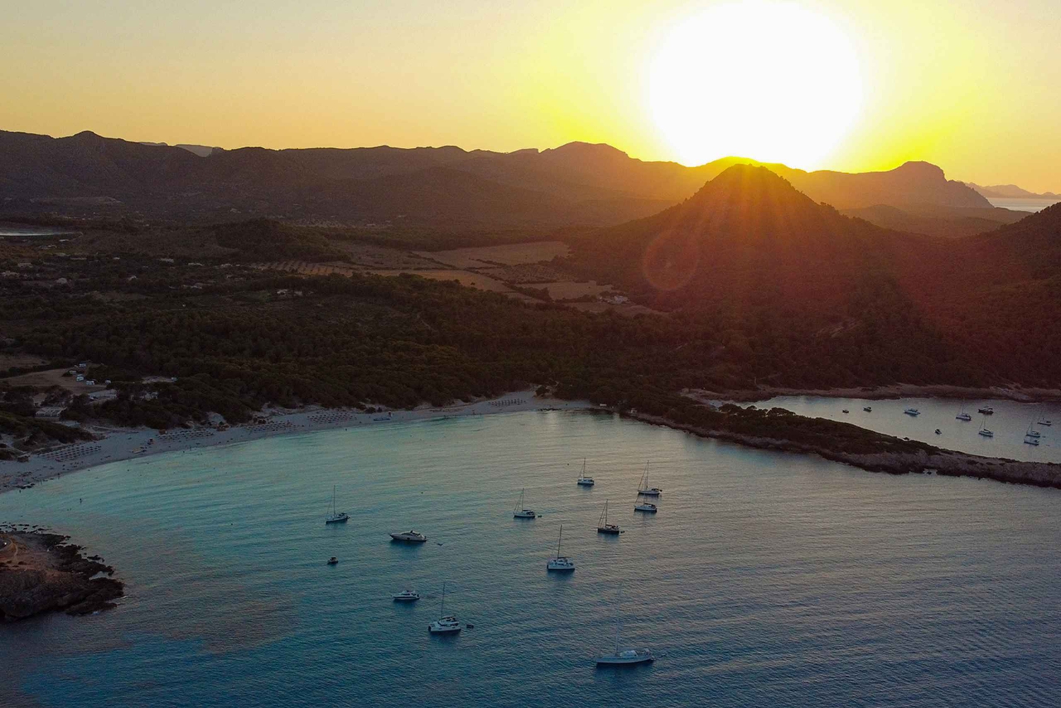Cala Ratjada: Experiencia privada de SUP al atardecer con bebidas