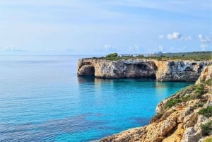 Cala Romàntica: Aventura na caverna de água em Cave Es Coloms