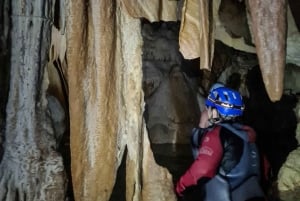 Cala Romàntica: Vattengrottäventyr i Cave Es Coloms