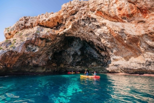 Cala Varques: Caves: Opastettu meriluolat Kajakki- ja snorklausretki