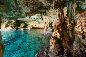 Cala Varques: Caves: Opastettu meriluolat Kajakki- ja snorklausretki