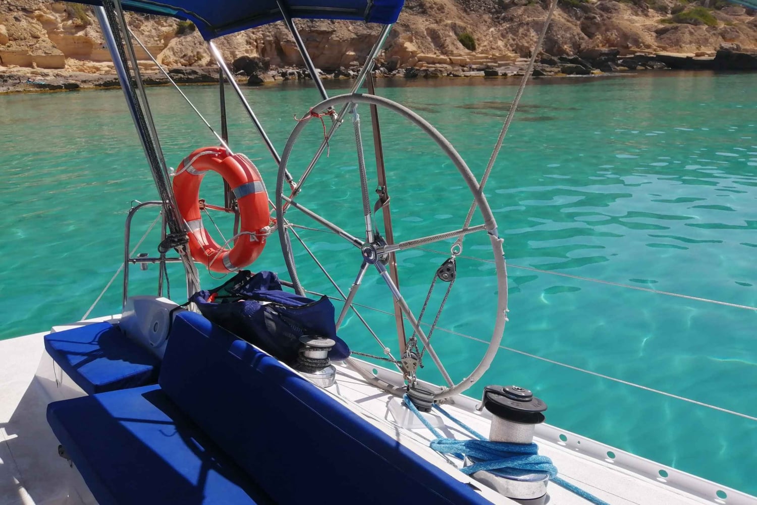 カン パスティーリャ: シュノーケリング、タパス、ドリンク付きのヨット ツアー