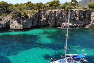 カン パスティーリャ: シュノーケリング、タパス、ドリンク付きのヨット ツアー