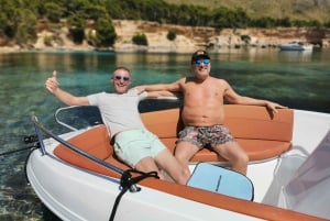 Can Picafort: paseo en barco privado de 2 horas: natación, snorkel y relax