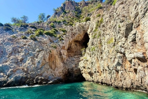 Can Picafort: paseo en barco privado de 2 horas: natación, snorkel y relax