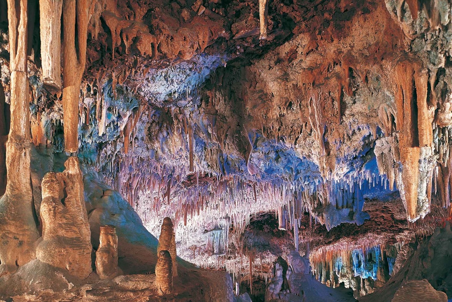 Cuevas dels Hams med Blue Cave & audiovisuelt oplevelse