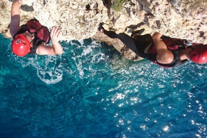 Mallorca: Risteilymatkustajien kalliohyppyseikkailu Mallorcalla.
