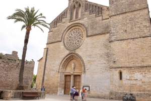 Upptäck Alcudias dolda pärlor: vandringstur i gamla stan