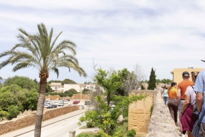 Upptäck Alcudias dolda pärlor: vandringstur i gamla stan