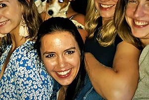 パルマの屋上で楽しむパエリアとワインの夕食会