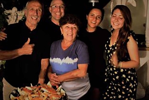 パルマの屋上で楽しむパエリアとワインの夕食会