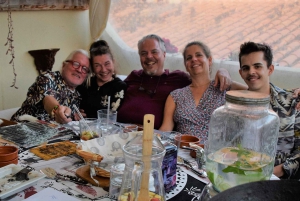 パルマの屋上で楽しむパエリアとワインの夕食会