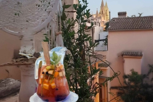 パルマの屋上で楽しむパエリアとワインの夕食会