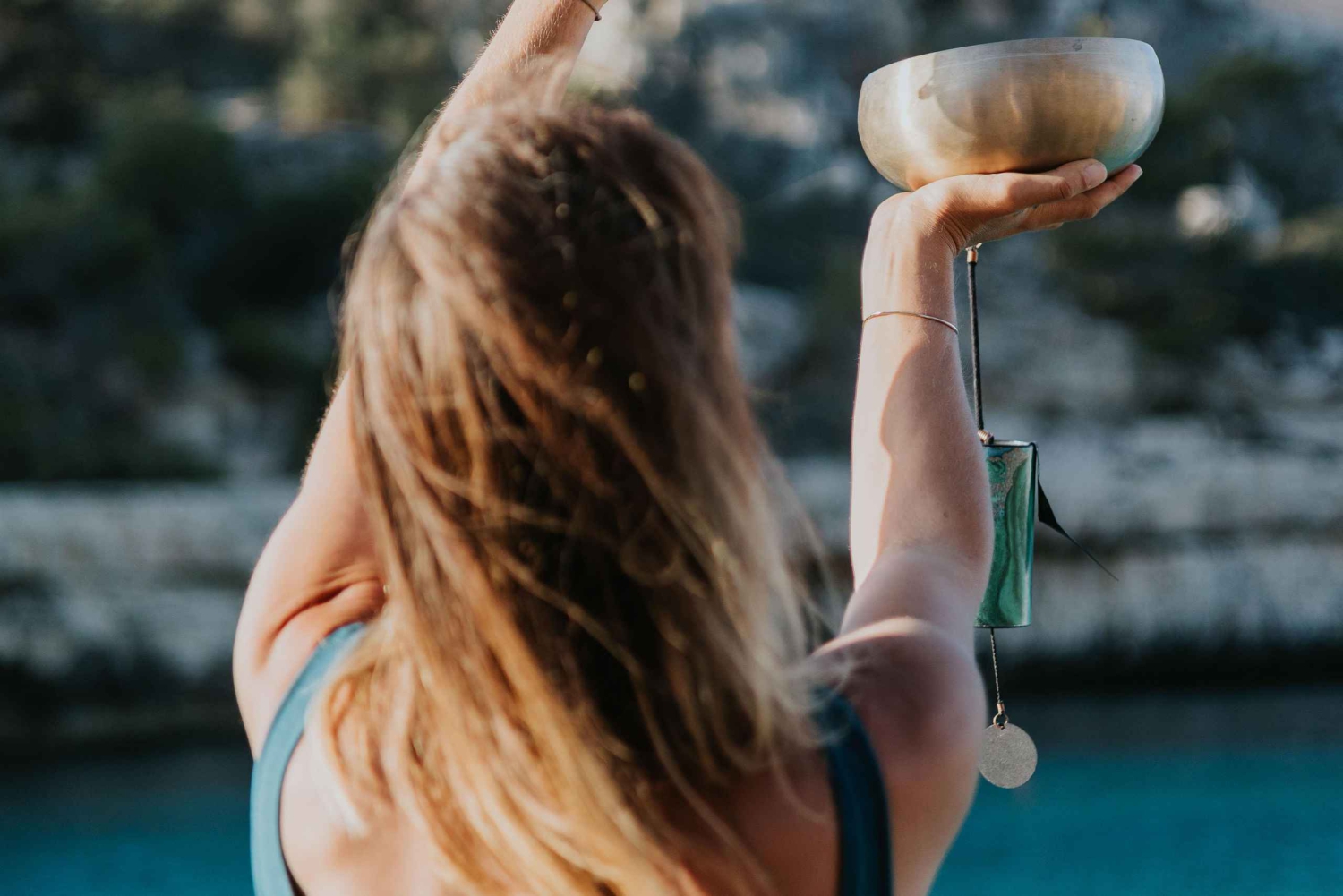 Flow & Frequency i Fornalutx: Yoga / Pilates eller lydbad