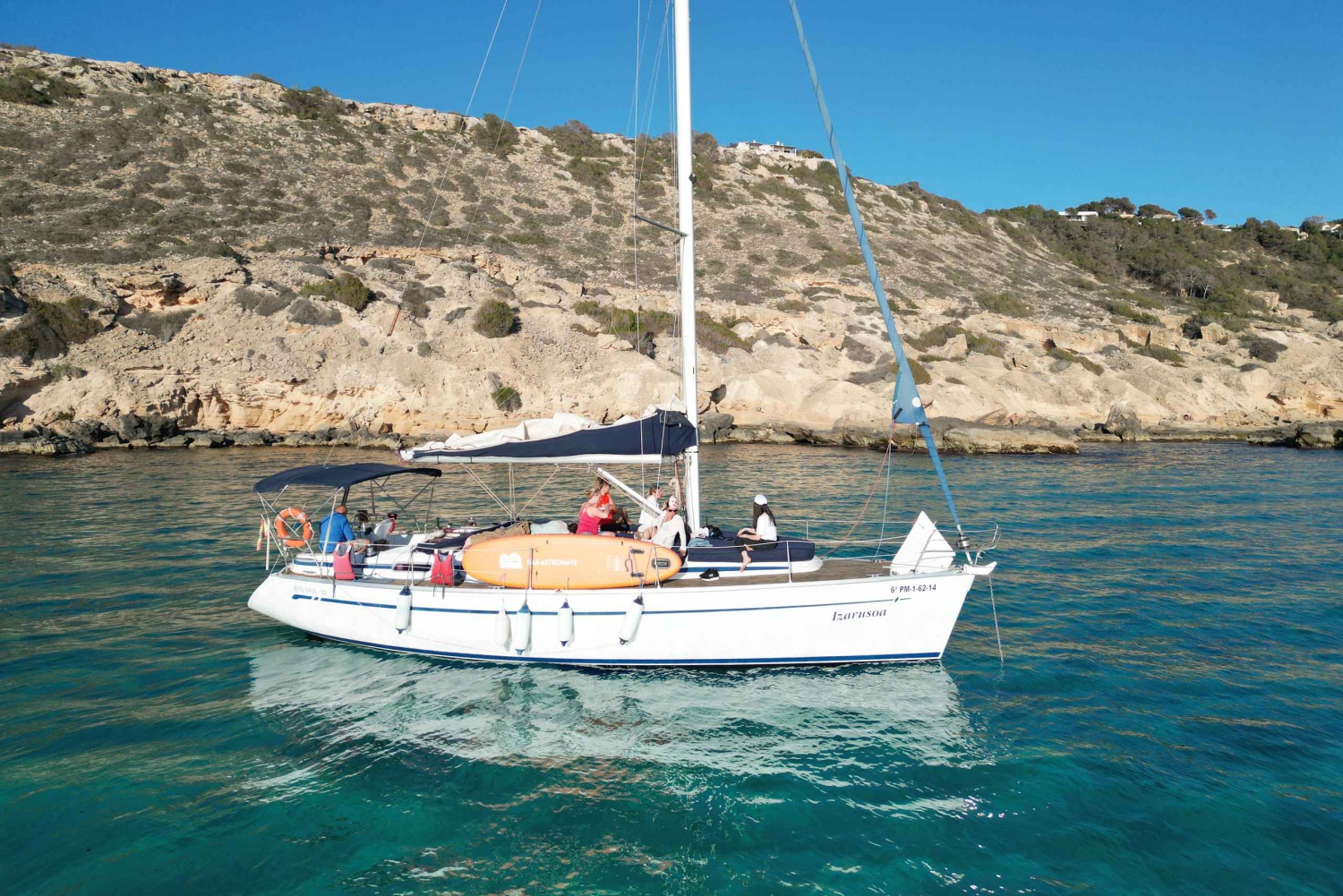 Из Кана Пастилья: прогулка на парусной лодке с едой и напитками